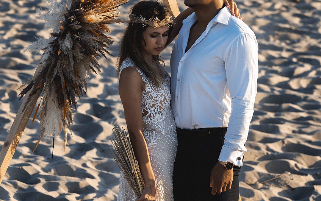 Sesja ślubna boho na plaży